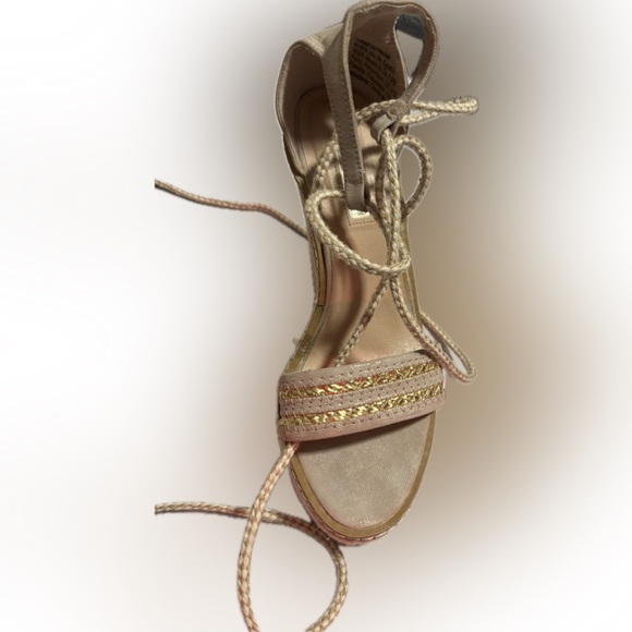 💋STUDIO F 💋Sexy💋Wedge Sandals💋 Sz: 39💋beige & gold - Picture 7 of 11